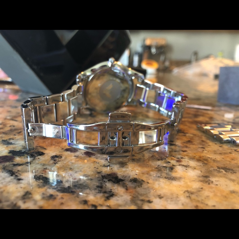 Watch - Picture 5 of 6